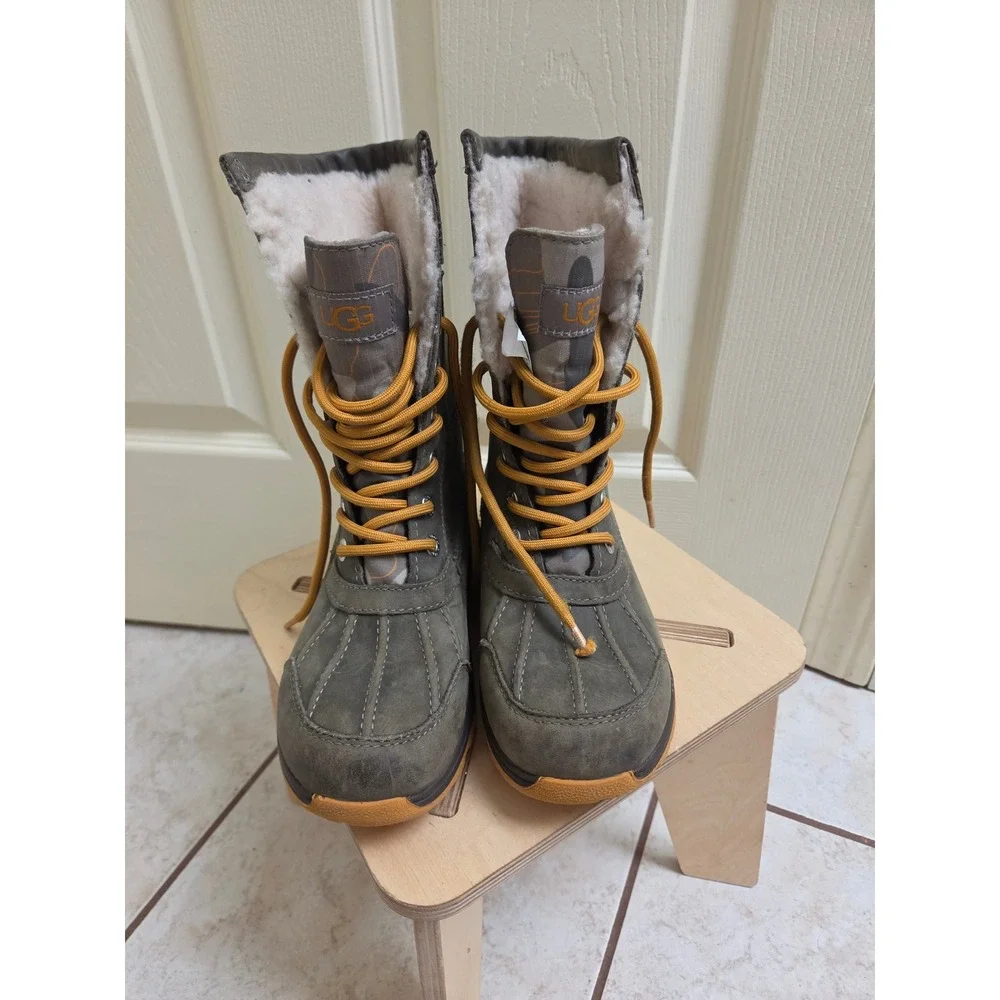 UGG Kids Butte Camo Waterproof Winter Snow Boots Grey Orange 1017220K‎ Size 2